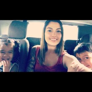 Meet your Posher, Demi